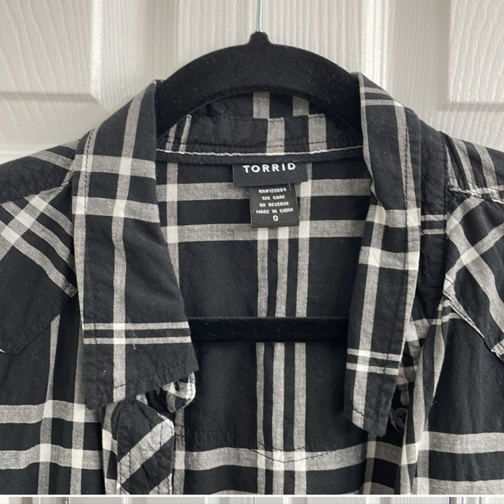 TORRID PLAID CAMP SHIRT - Picture 7 of 9